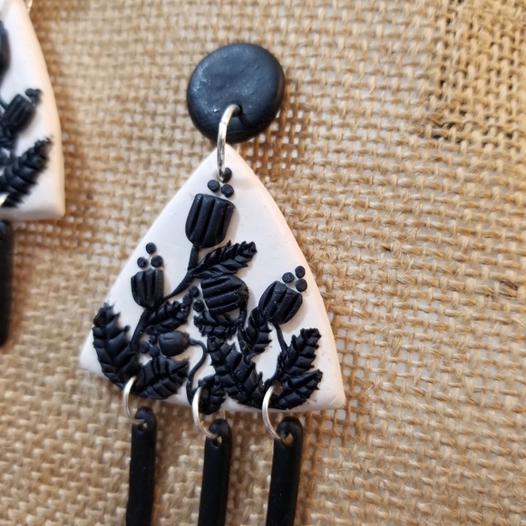 Handcrafted clay earrings - Picture 2 of 4
